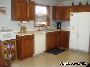8 Amberley Road Springfield, IL 62712 - Photo 4 of 9