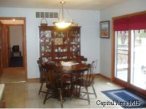 8 Amberley Road Springfield, IL 62712 - Photo 5 of 9