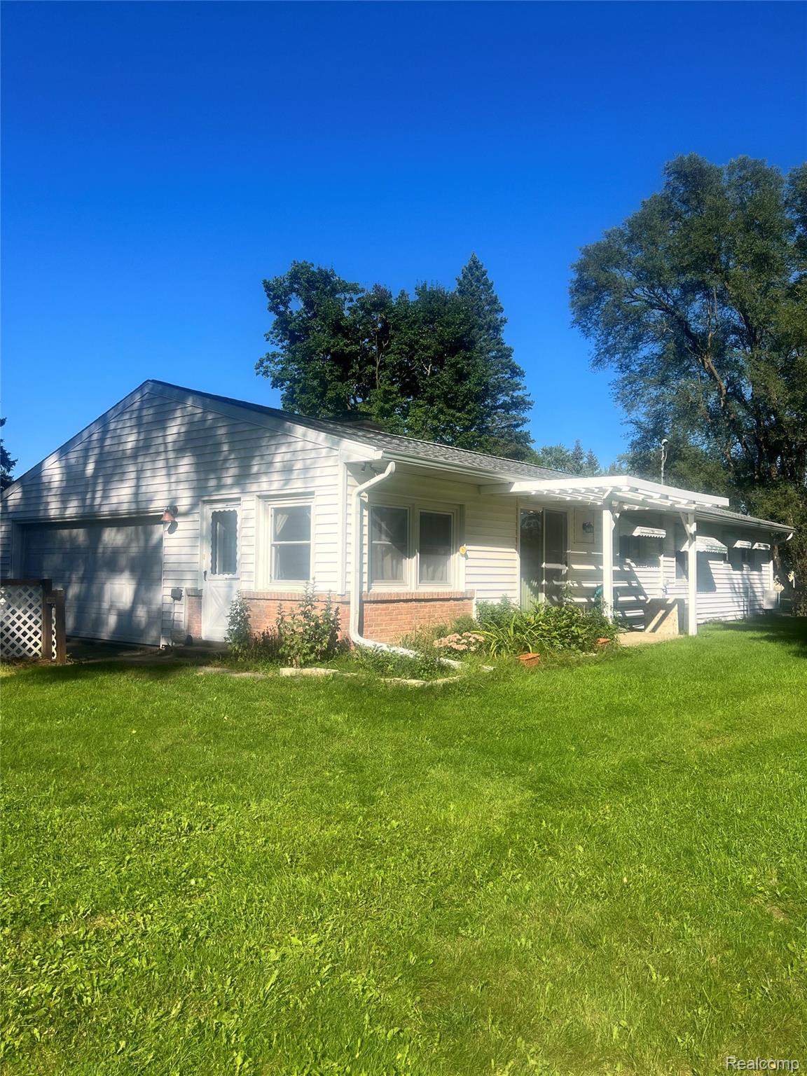 3063 West Britton Road Perry, MI 48872 - Photo 9 of 32 IMG_4958.jpeg