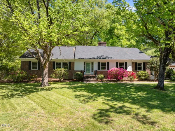 $890,000 | 68 Oakwood Drive, Chapel Hill, NC 27517