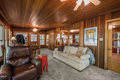 $890,000 | 68 Oakwood Drive, Chapel Hill, NC 27517