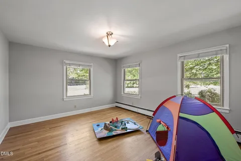 $890,000 | 68 Oakwood Drive, Chapel Hill, NC 27517