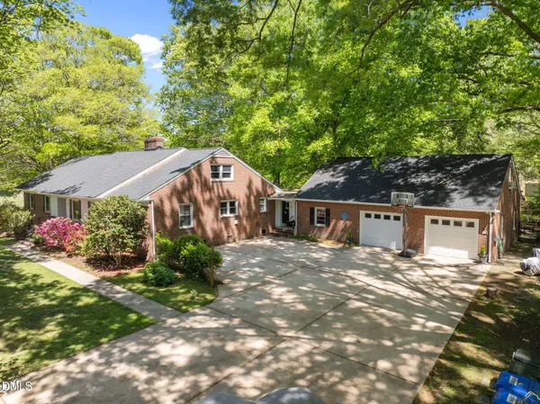 $890,000 | 68 Oakwood Drive, Chapel Hill, NC 27517