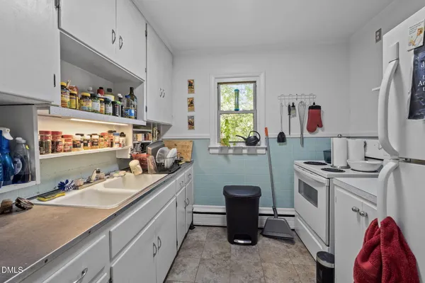 $890,000 | 68 Oakwood Drive, Chapel Hill, NC 27517