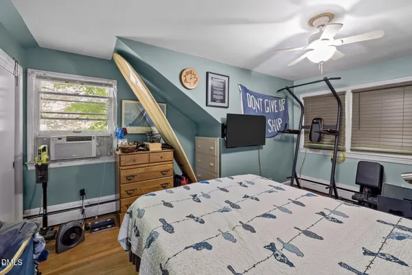 $890,000 | 68 Oakwood Drive, Chapel Hill, NC 27517