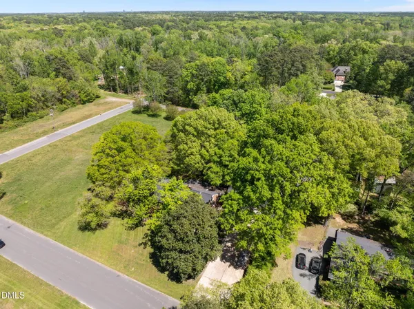 $890,000 | 68 Oakwood Drive, Chapel Hill, NC 27517