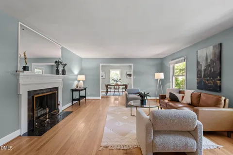 $890,000 | 68 Oakwood Drive, Chapel Hill, NC 27517