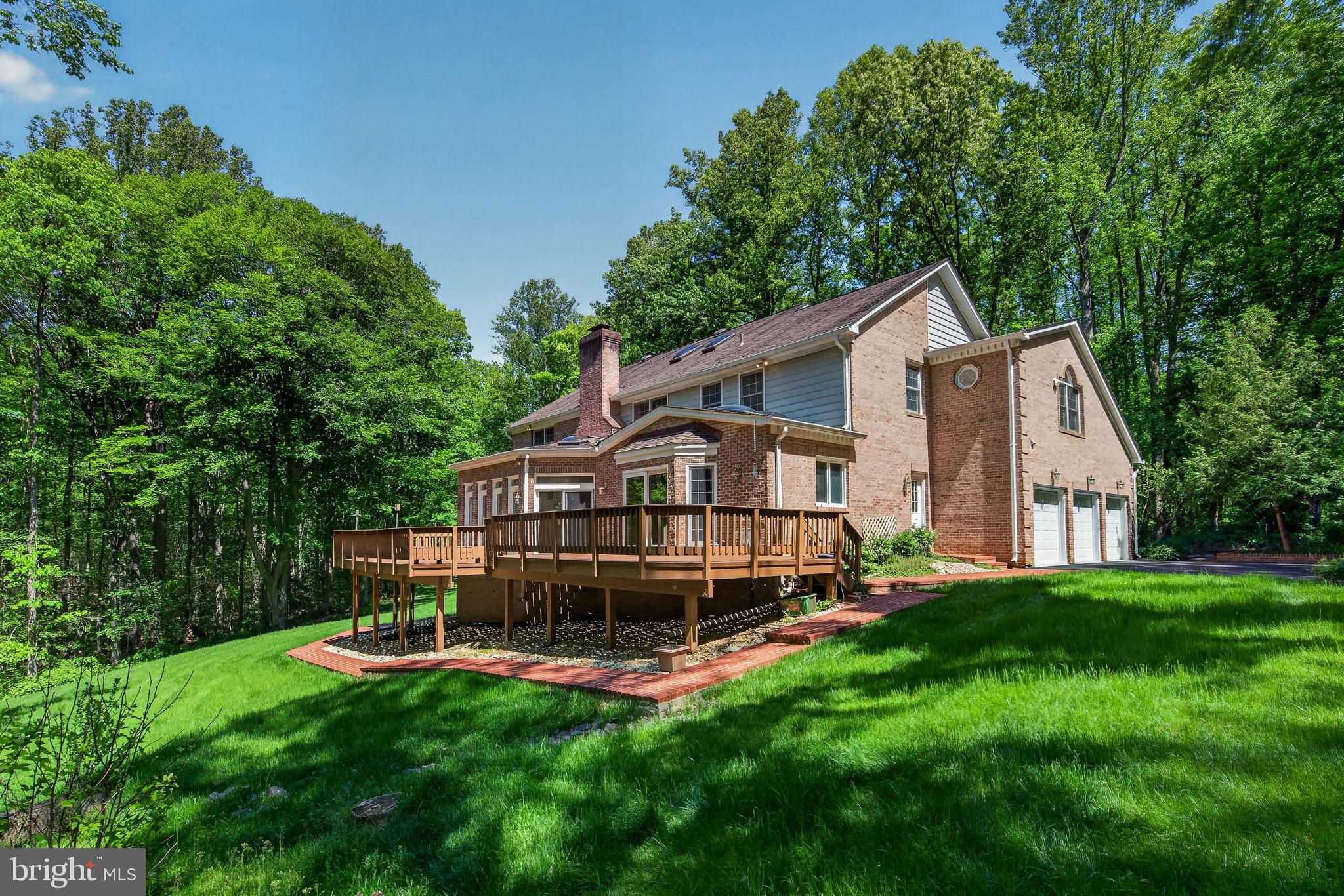 6612 Colchester Road Clifton, VA 20124 - Photo 2 of 93 Built custom by VA builder for his own residence