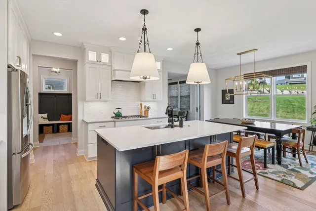 $998,000 | 5290 Rolling Hills Parkway, Victoria, MN 55318