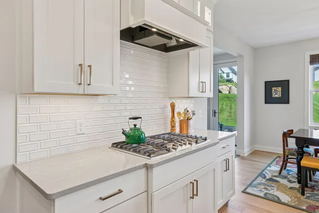 $998,000 | 5290 Rolling Hills Parkway, Victoria, MN 55318