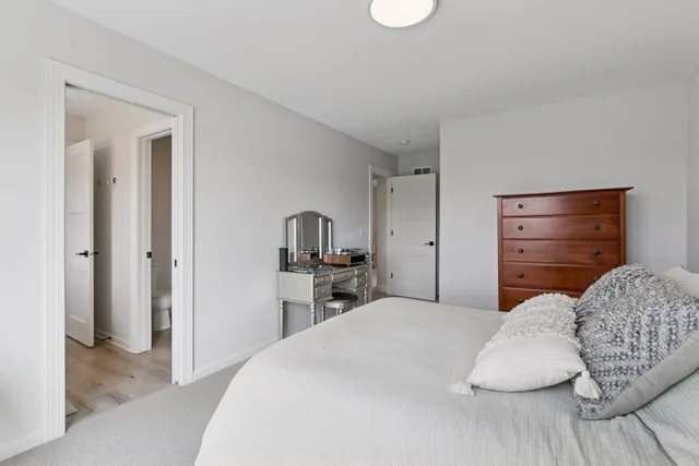 $998,000 | 5290 Rolling Hills Parkway, Victoria, MN 55318