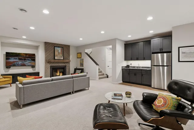 $998,000 | 5290 Rolling Hills Parkway, Victoria, MN 55318