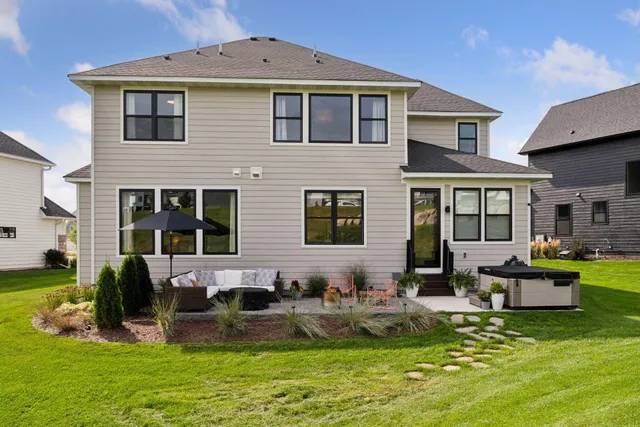 $998,000 | 5290 Rolling Hills Parkway, Victoria, MN 55318