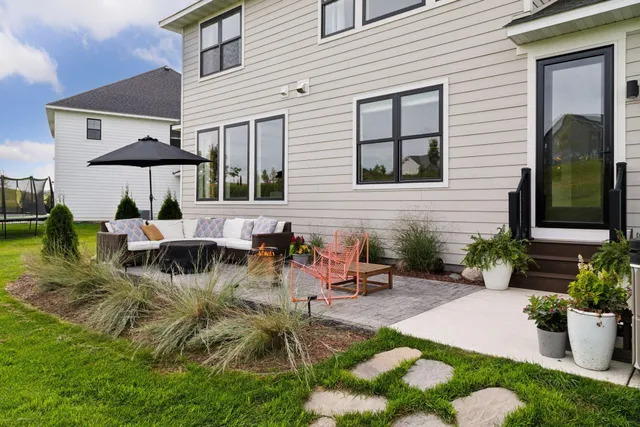 $998,000 | 5290 Rolling Hills Parkway, Victoria, MN 55318