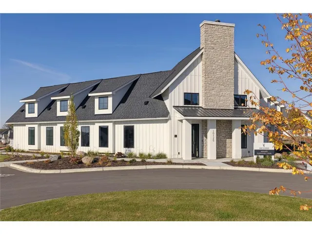 $998,000 | 5290 Rolling Hills Parkway, Victoria, MN 55318