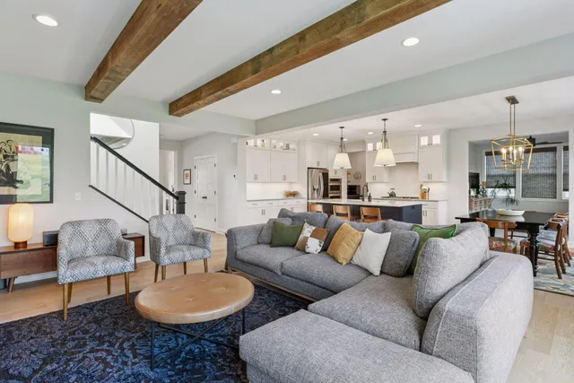 $998,000 | 5290 Rolling Hills Parkway, Victoria, MN 55318