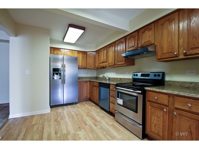 160 Roberts Road, Unit 160 Bolingbrook, IL 60440 - Photo 3 of 10
