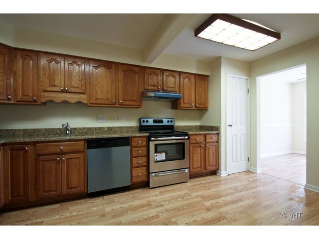 160 Roberts Road, Unit 160 Bolingbrook, IL 60440 - Photo 4 of 10