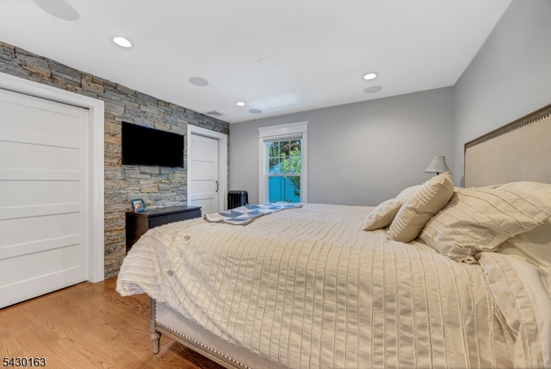 228 Miller Road Mahwah, NJ 07430 - Photo 19 of 26