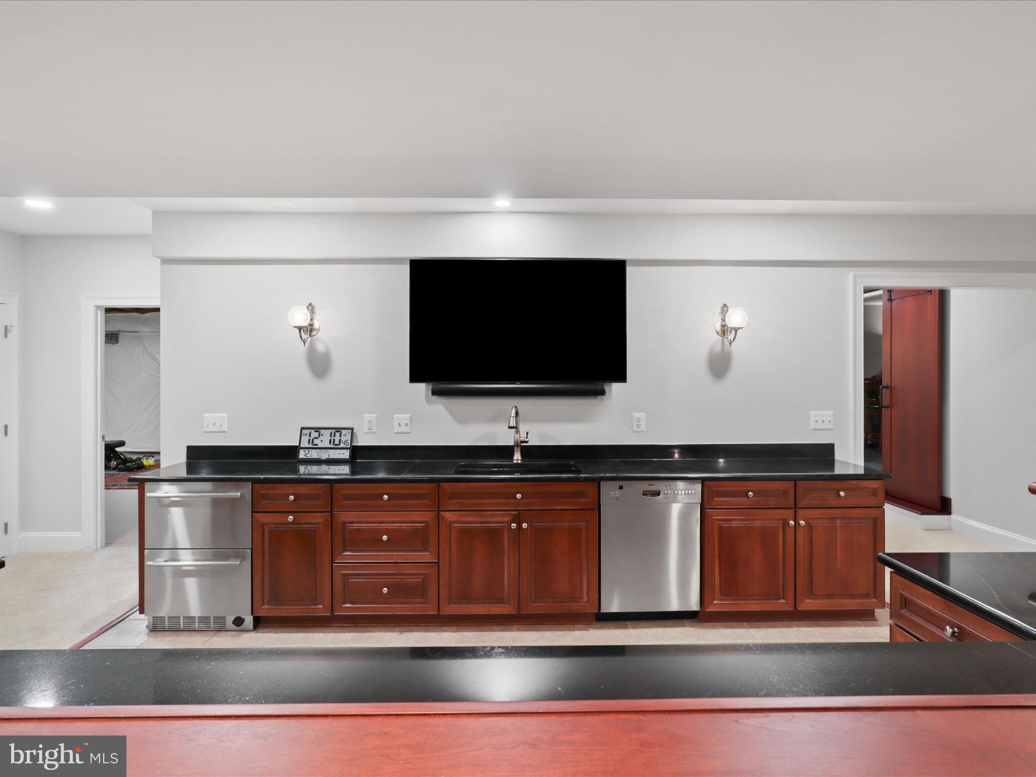 12794 Yates Ford Road Clifton, VA 20124 - Photo 81 of 127 Wet Bar