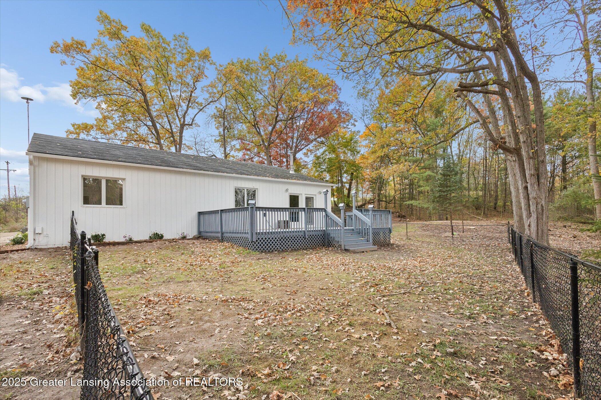 9595 East State Road Haslett, MI 48840 - Photo 34 of 47 33-9595-State-Rd-WindowStill-Photography