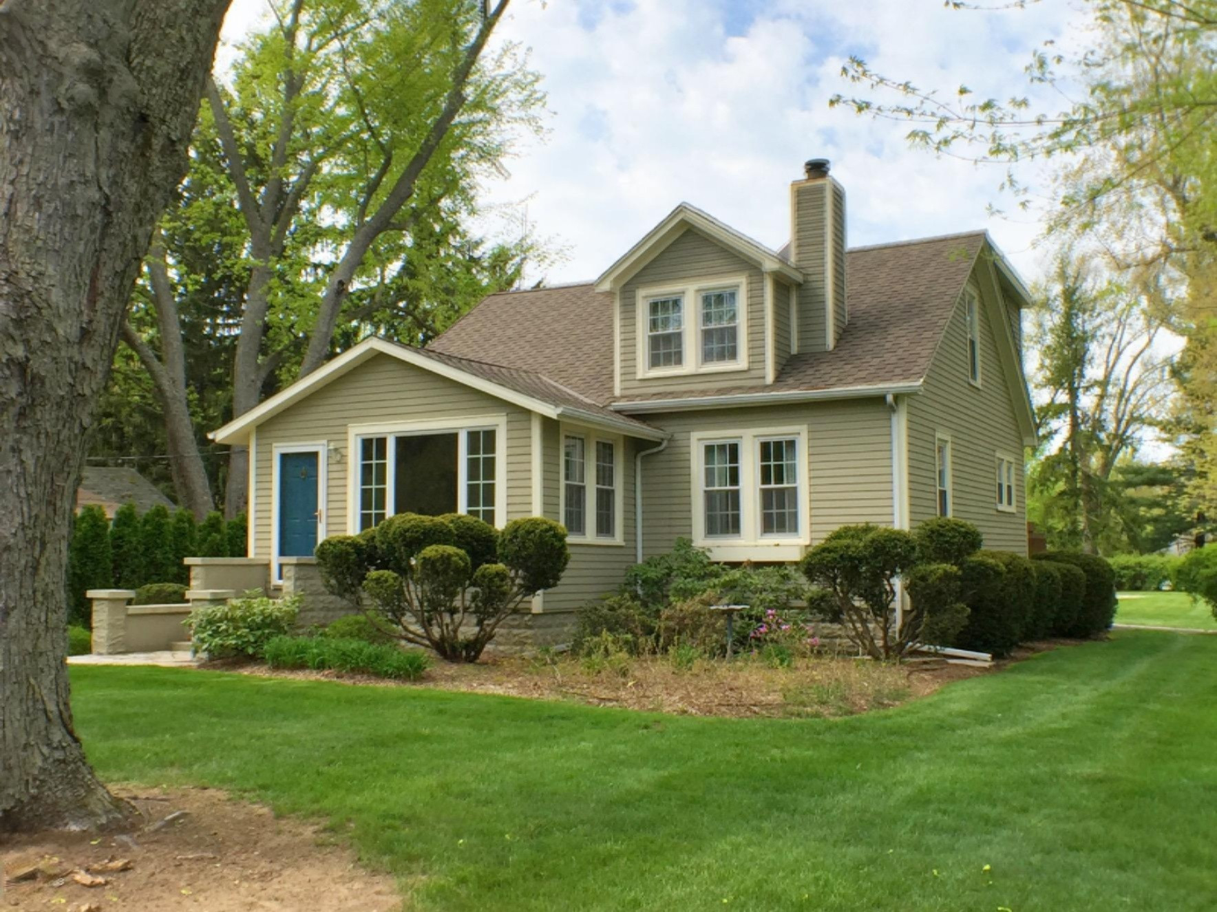 8341 West East Road Lakeside, MI 49128 - Photo 1 of 17 IMG_3123