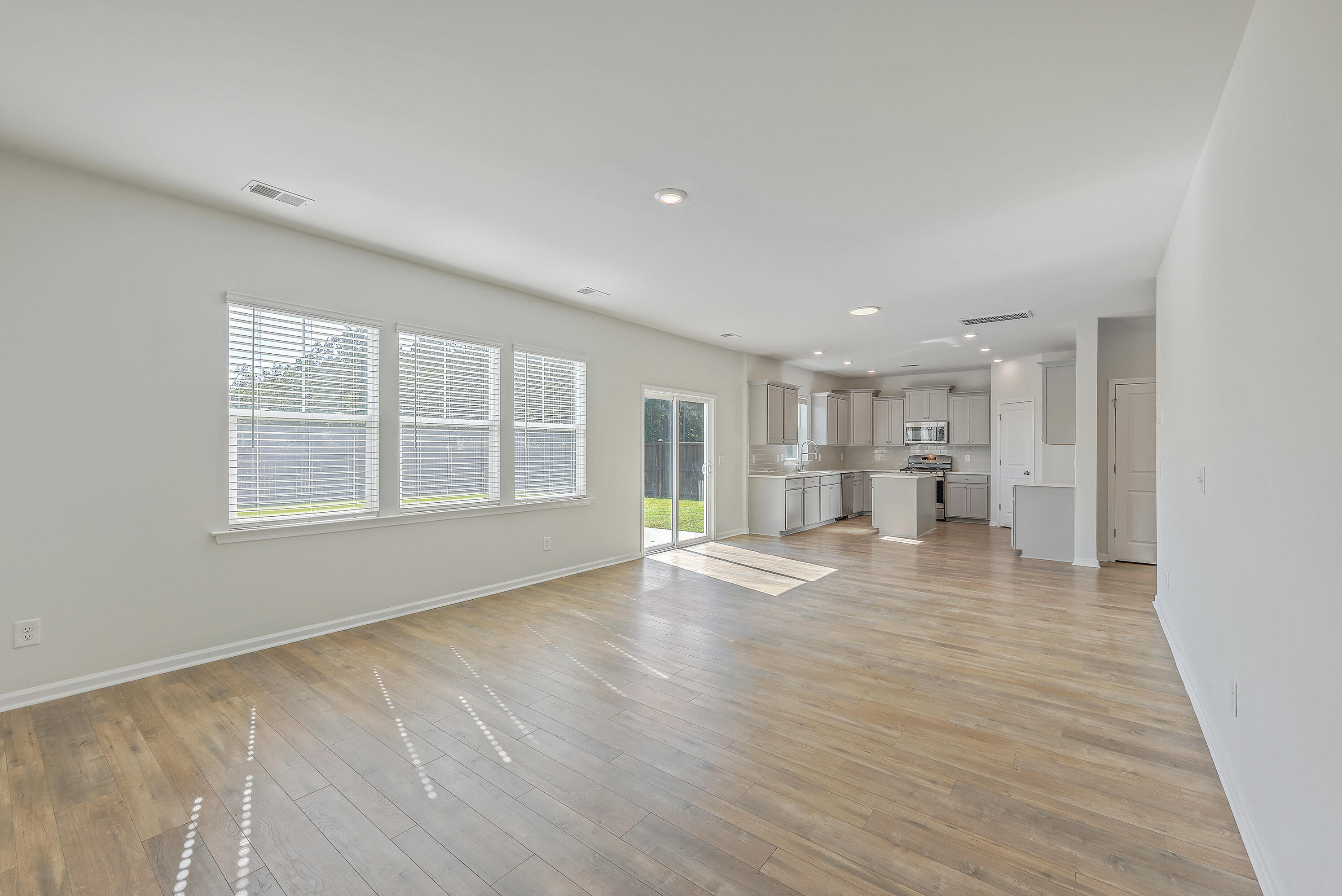 611 Squire Pope Road Summerville, SC 29486 - Photo 10 of 35 ZYN_0663_4_5_6_7_8_9