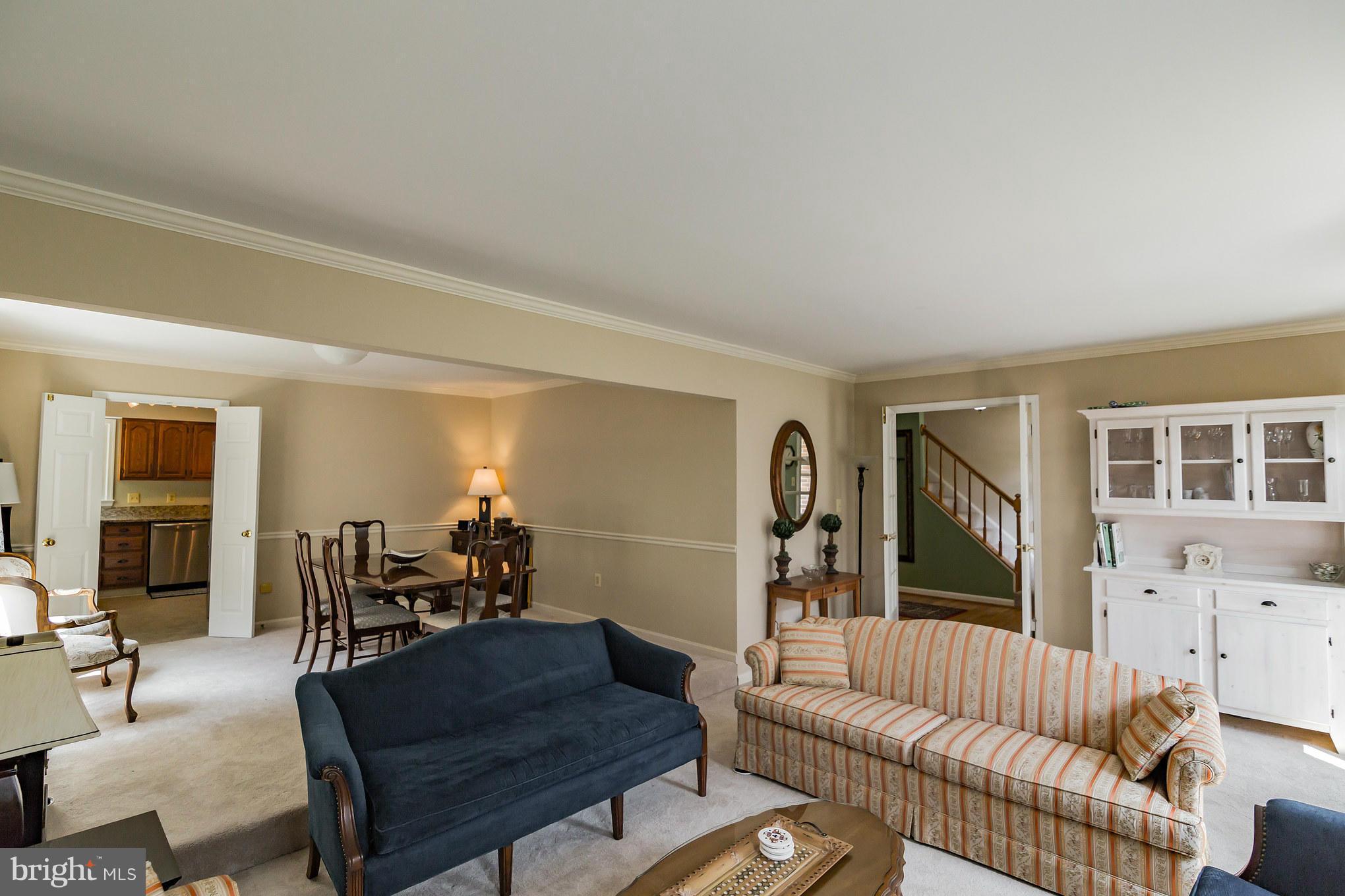 15416 Merrifields Lane Silver Spring, MD 20906 - Photo 6 of 30 Living Room