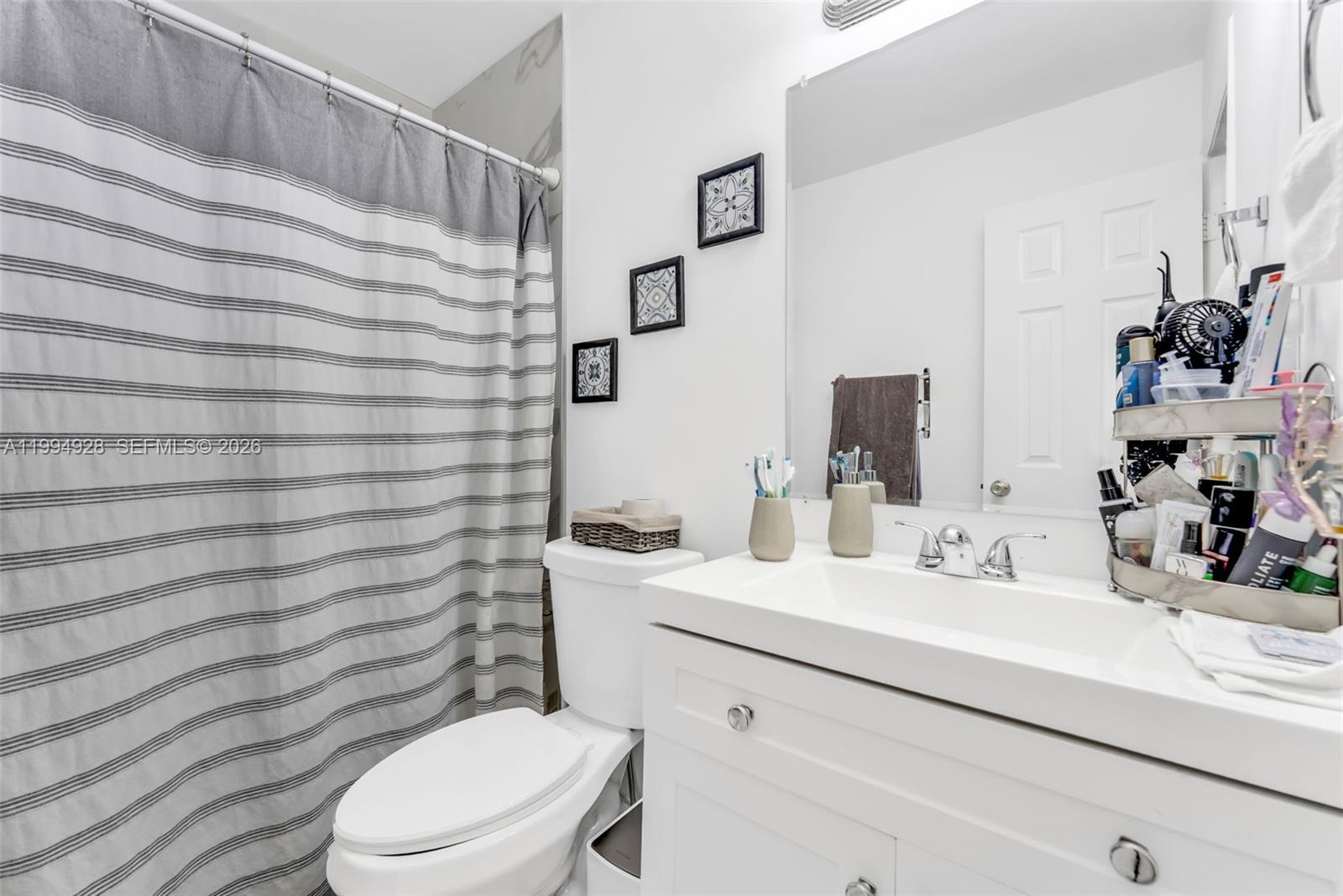 8820 Southwest 27th Street Miami, FL 33165 - Photo 20 of 33