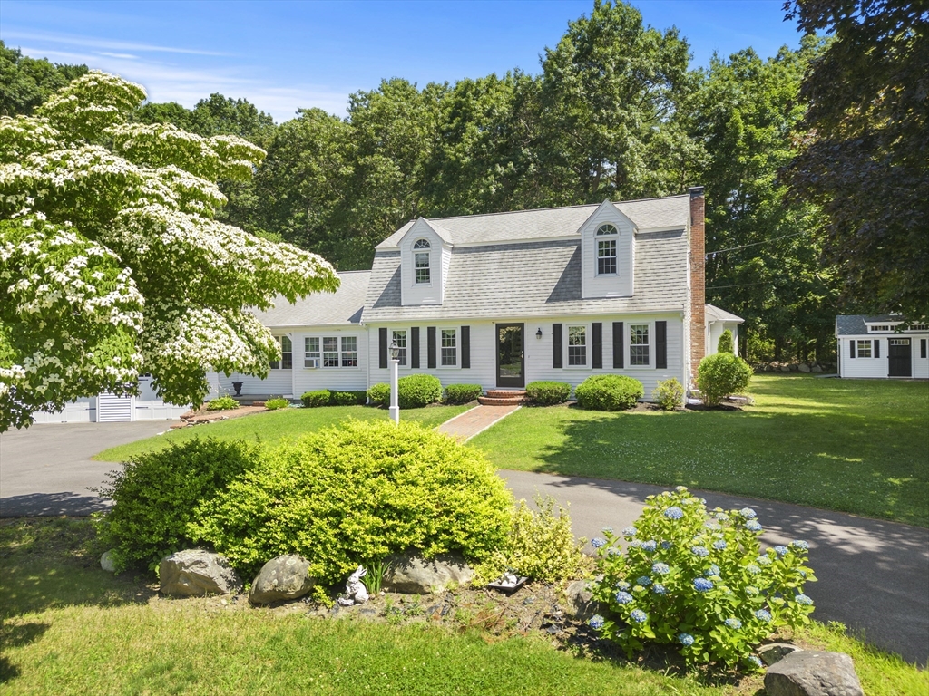 27 Stockbridge Road Hanover, MA 02339 - Photo 1 of 42 Gallery Image 1