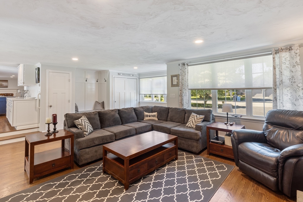 27 Stockbridge Road Hanover, MA 02339 - Photo 11 of 42 Gallery Image 11