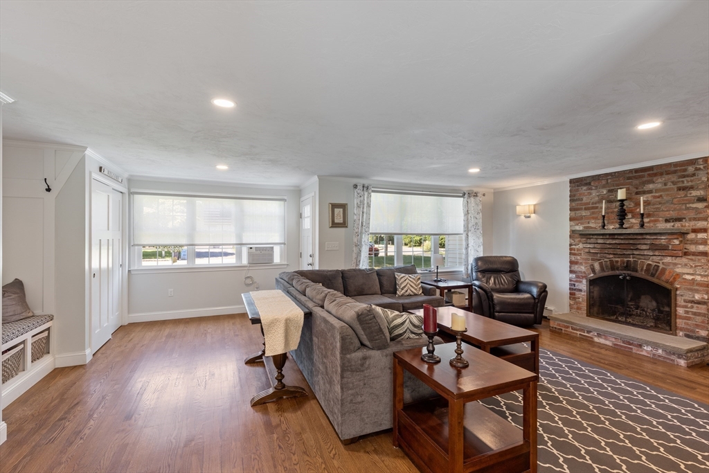 27 Stockbridge Road Hanover, MA 02339 - Photo 12 of 42 Gallery Image 12