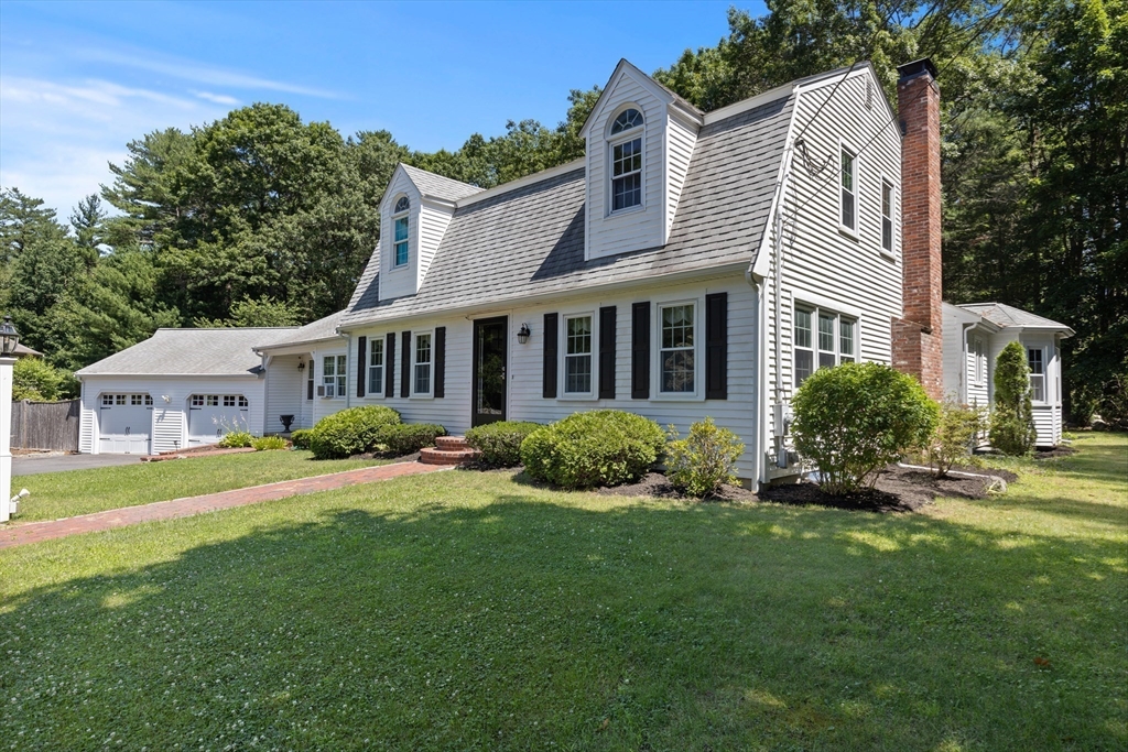 27 Stockbridge Road Hanover, MA 02339 - Photo 2 of 42 Gallery Image 2