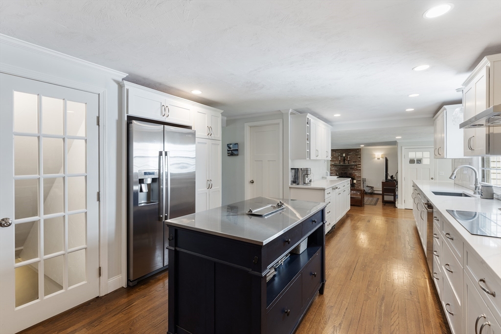 27 Stockbridge Road Hanover, MA 02339 - Photo 7 of 42 Gallery Image 7