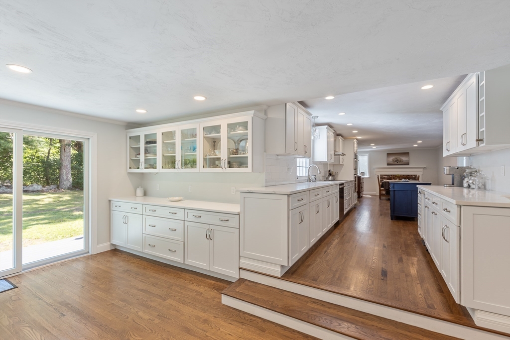 27 Stockbridge Road Hanover, MA 02339 - Photo 9 of 42 Gallery Image 9