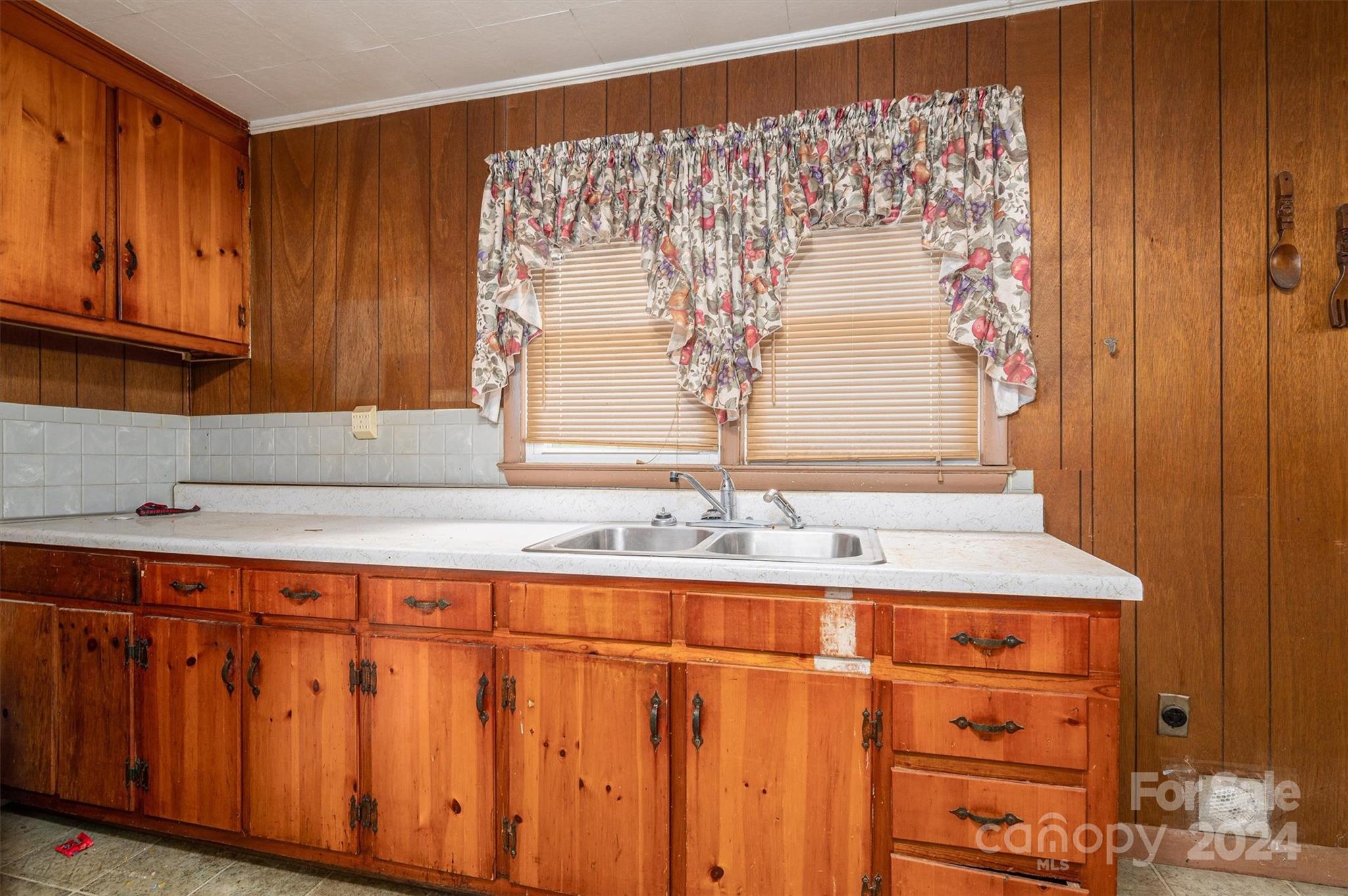 2729 Springbrook Circle Gastonia, NC 28052 - Photo 17 of 34 a bathroom with a sink and a mirror