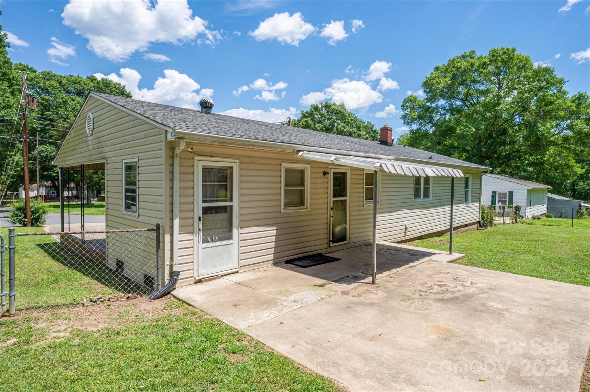 2729 Springbrook Circle Gastonia, NC 28052 - Photo 28 of 34 a house with a outdoor space