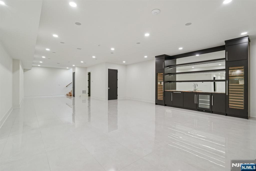 50 Roberts Road Englewood Cliffs, NJ 07632 - Photo 43 of 50