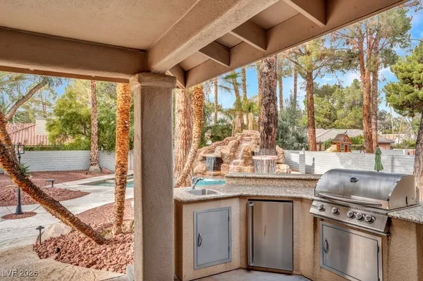 $2,500,000 | 7 Larkside Court, Henderson, NV 89014