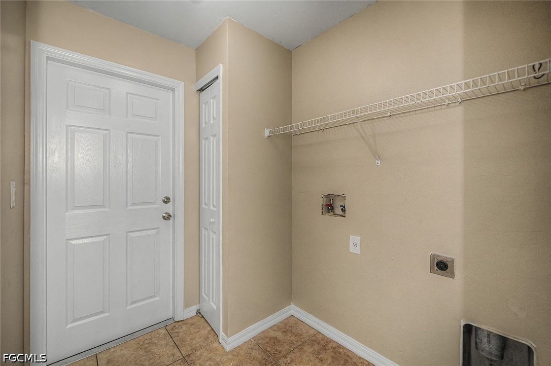 4104 13th Street Southwest Lehigh Acres, FL 33976 - Photo 36 of 46 a view of bathroom
