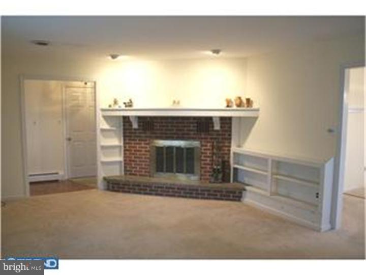 799 Westfield Road Moorestown, NJ 08057 - Photo 4 of 22 Living Room