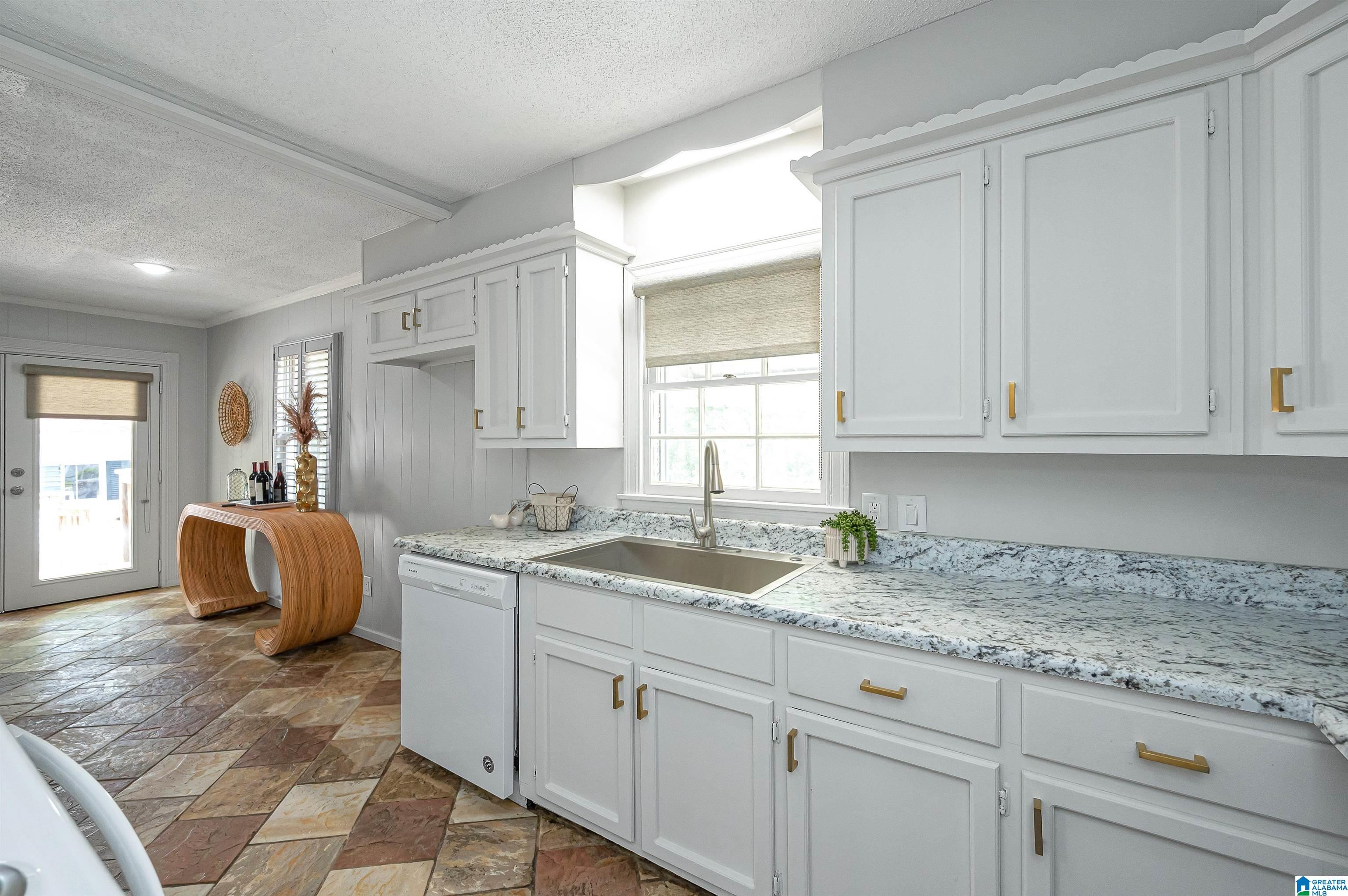 220 Raleigh Avenue Birmingham, AL 35209 - Photo 14 of 50