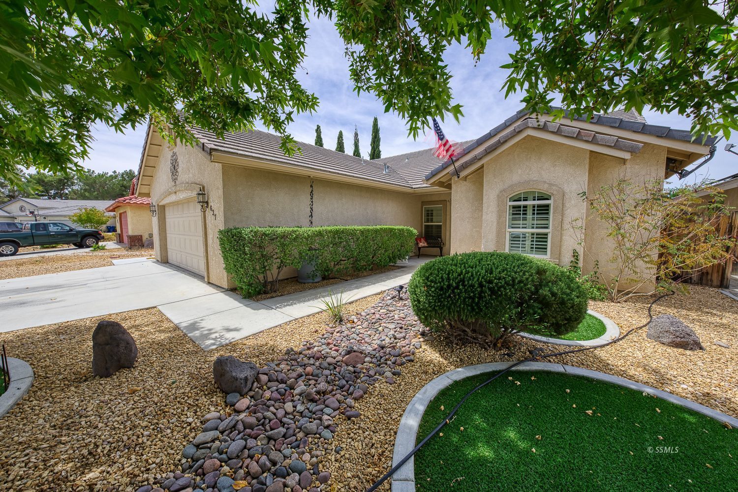 637 Pinon Court Ridgecrest, CA 93555 - Photo 2 of 38