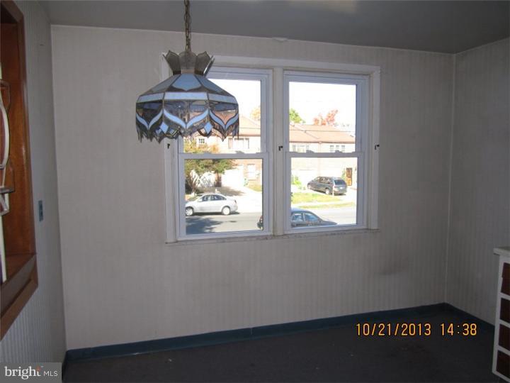 2838 Woodbridge Road Philadelphia, PA 19114 - Photo 4 of 10 Dining Room