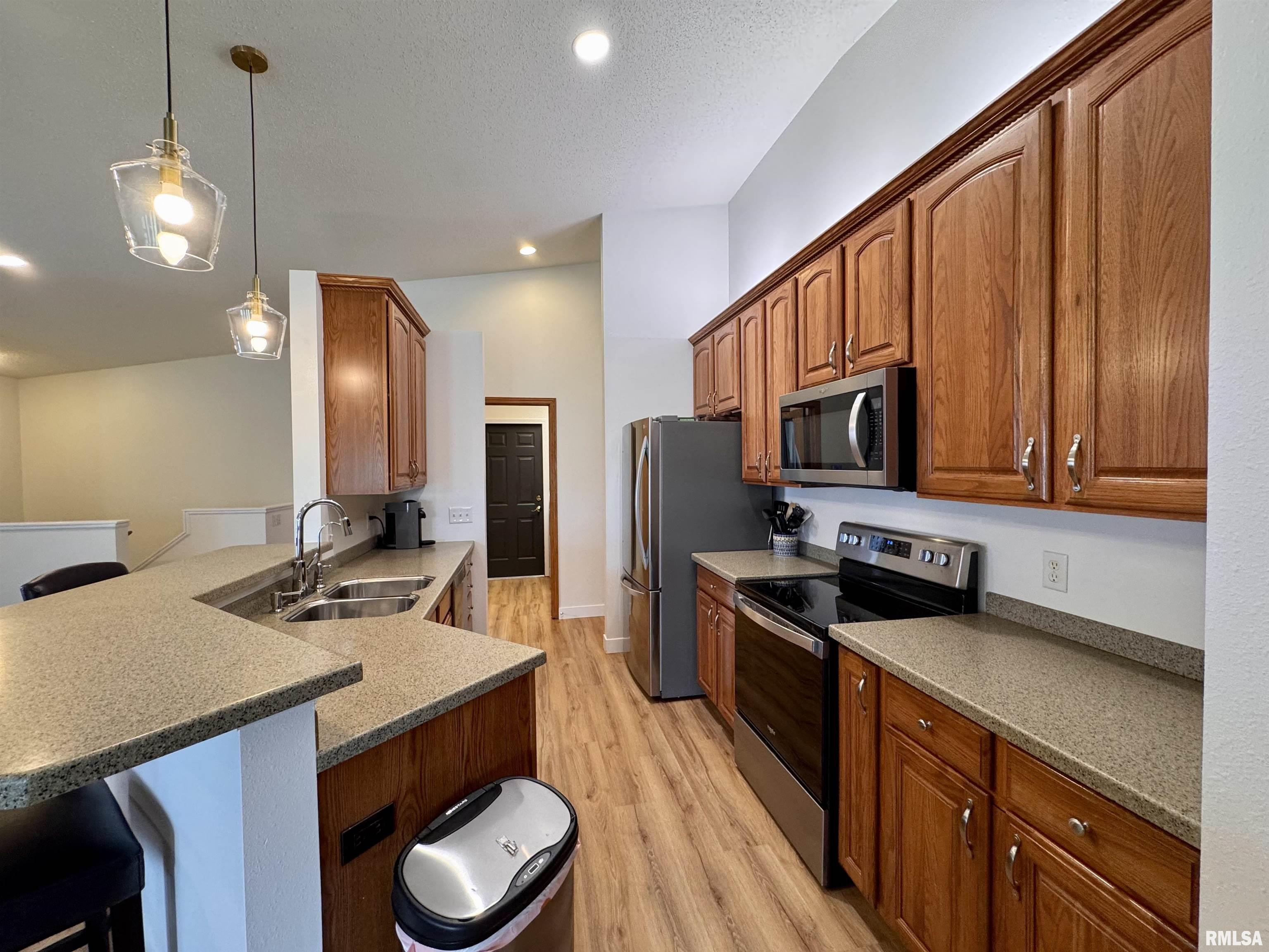 1123 Hawthorn Ridge Macomb, IL 61455 - Photo 14 of 34