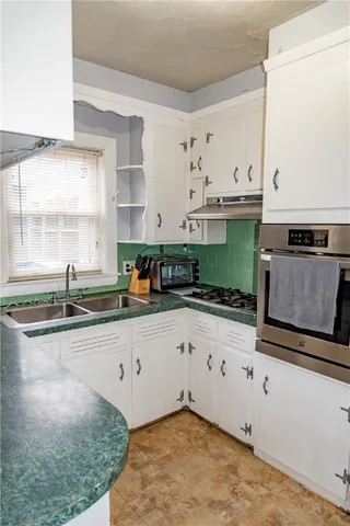 $550,000 | 260 Grosvenor Avenue, East Providence, RI 02914