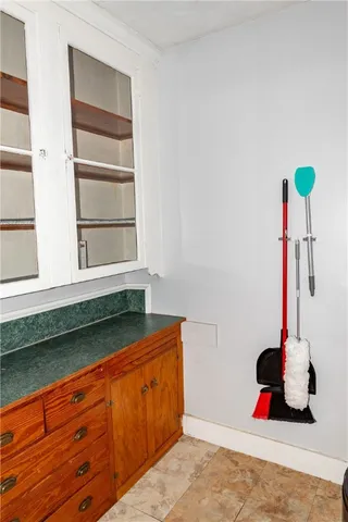 $550,000 | 260 Grosvenor Avenue, East Providence, RI 02914