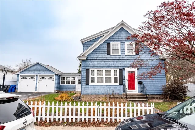 $550,000 | 260 Grosvenor Avenue, East Providence, RI 02914