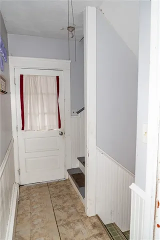 $550,000 | 260 Grosvenor Avenue, East Providence, RI 02914