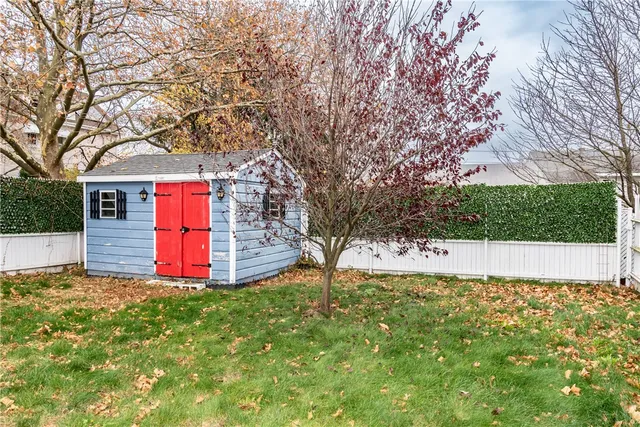 $550,000 | 260 Grosvenor Avenue, East Providence, RI 02914